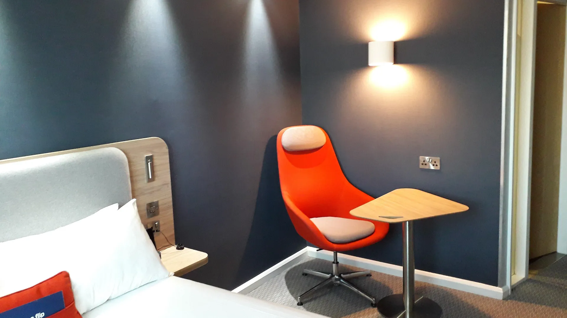 Holiday Inn Express Leeds City Centre - Armouries By Ihg