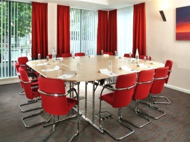 Holiday Inn Express Leeds City Centre - Armouries By Ihg Hotel