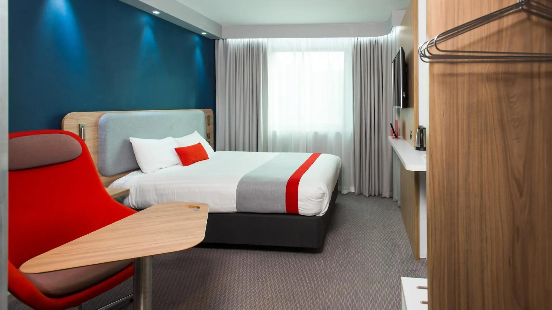 Holiday Inn Express Leeds City Centre - Armouries By Ihg Hotel