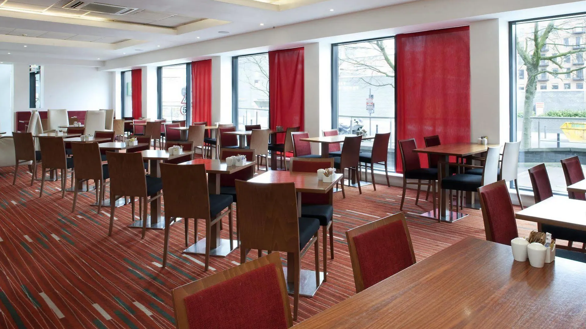 Holiday Inn Express Leeds City Centre - Armouries By Ihg Leeds (West Yorkshire)